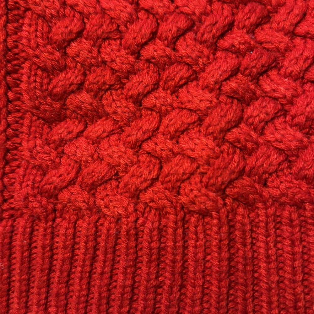 Red sweater - Picture 8 of 8